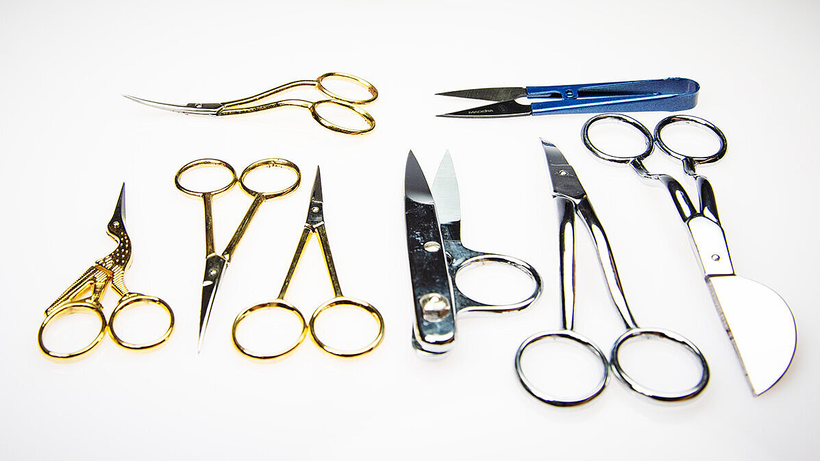 5 Best Machine Embroidery Scissors (Types Explained!)